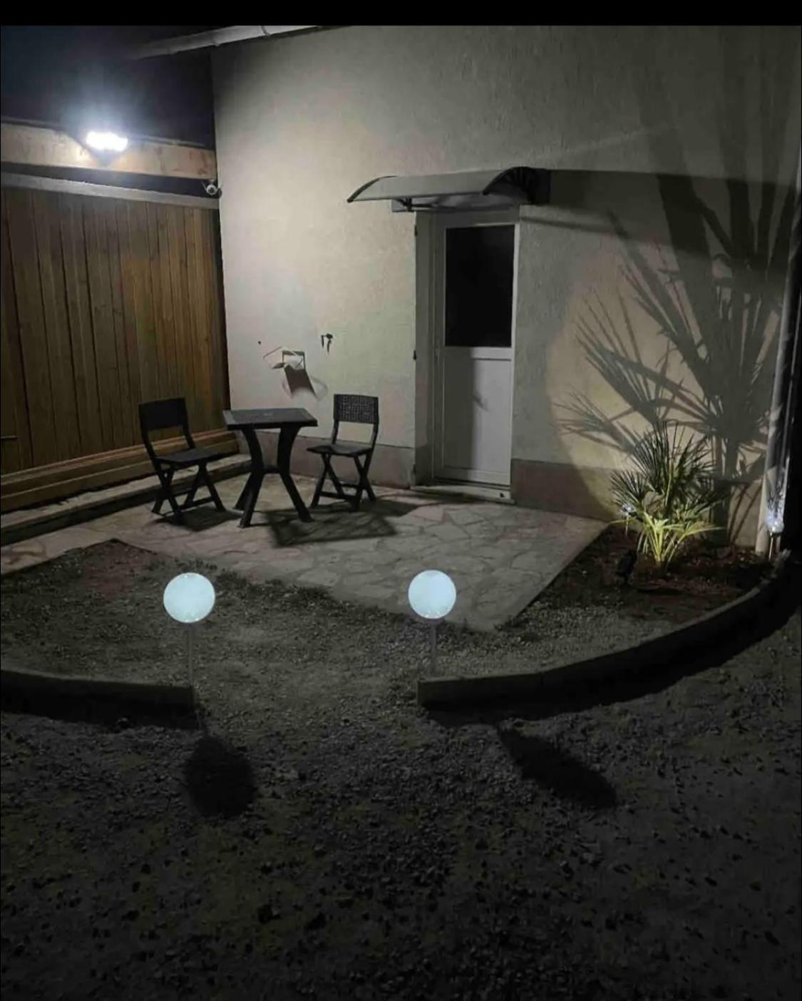 La Bulle De Romance - Love Room Tigy Exterior foto